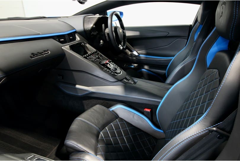 Lamborghini Aventador S The Supercar Rooms (12)