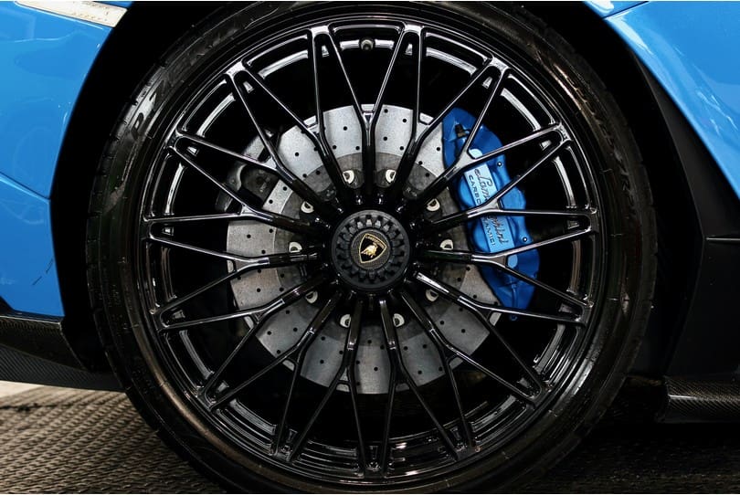 Lamborghini Aventador S The Supercar Rooms (33)