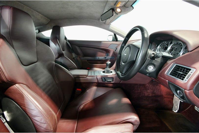 Aston Martin Vantage The Supercar Rooms (10)