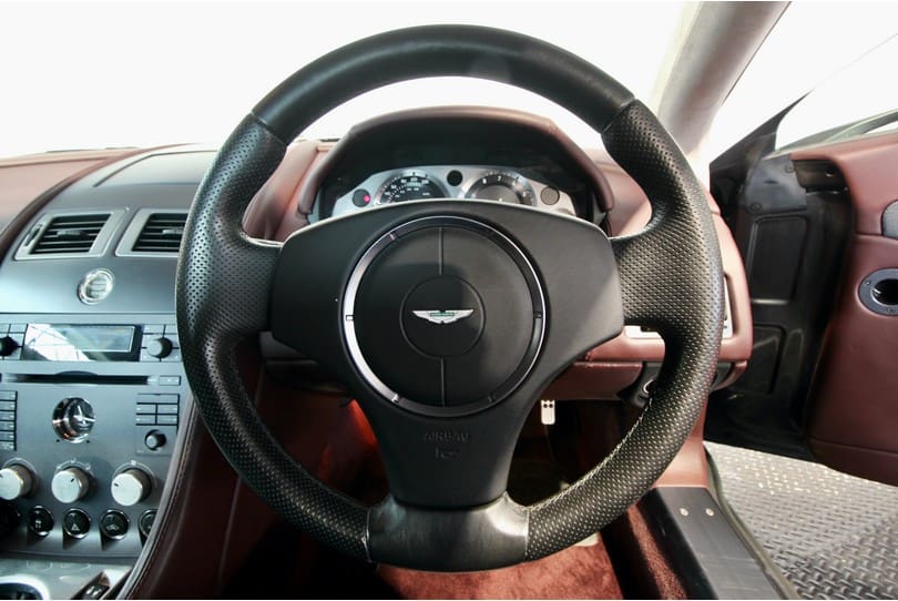 Aston Martin Vantage The Supercar Rooms (12)