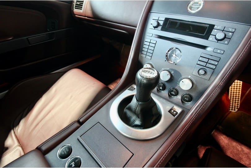 Aston Martin Vantage The Supercar Rooms (13)