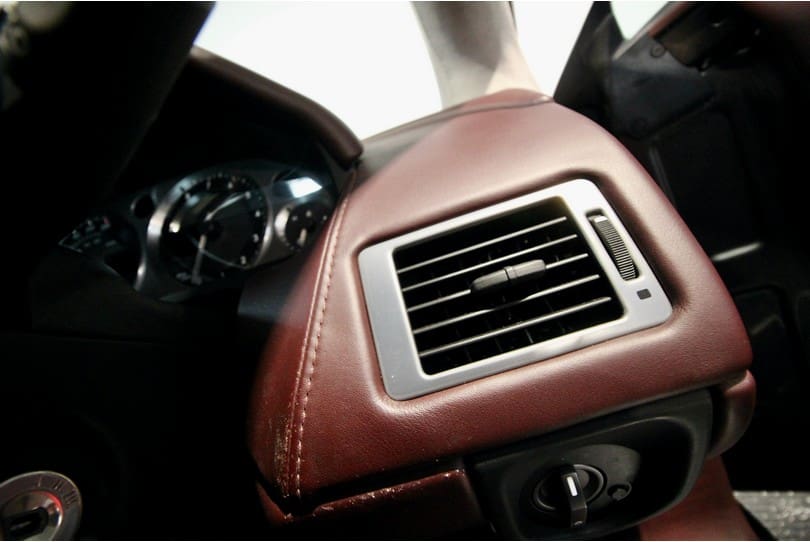 Aston Martin Vantage The Supercar Rooms (16)