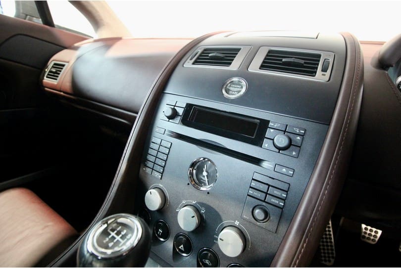 Aston Martin Vantage The Supercar Rooms (17)