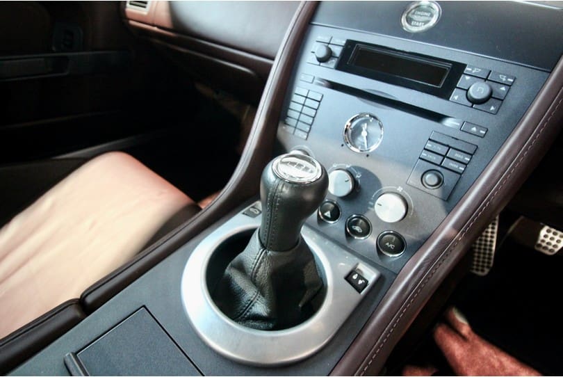 Aston Martin Vantage The Supercar Rooms (18)