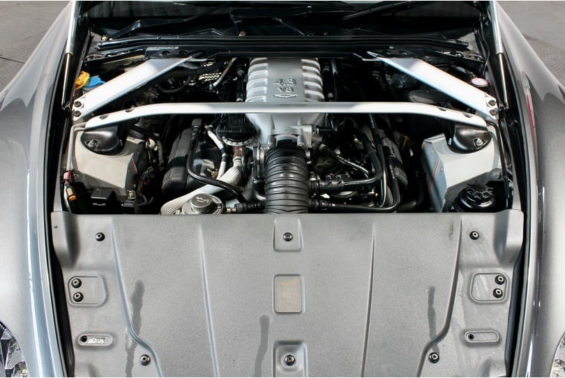 Aston Martin Vantage The Supercar Rooms (25)