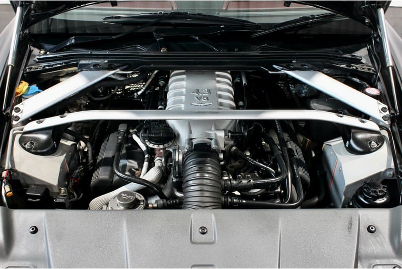 Aston Martin Vantage The Supercar Rooms (26)