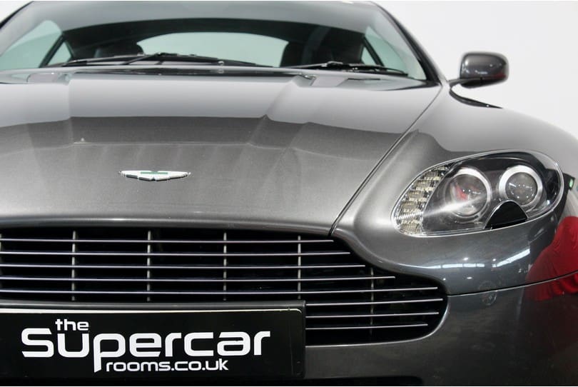 Aston Martin Vantage The Supercar Rooms (32)