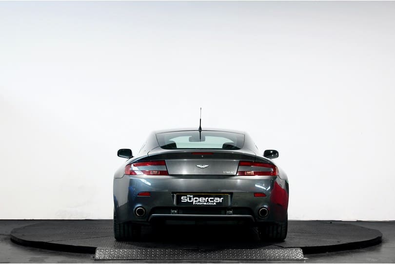 Aston Martin Vantage The Supercar Rooms (4)