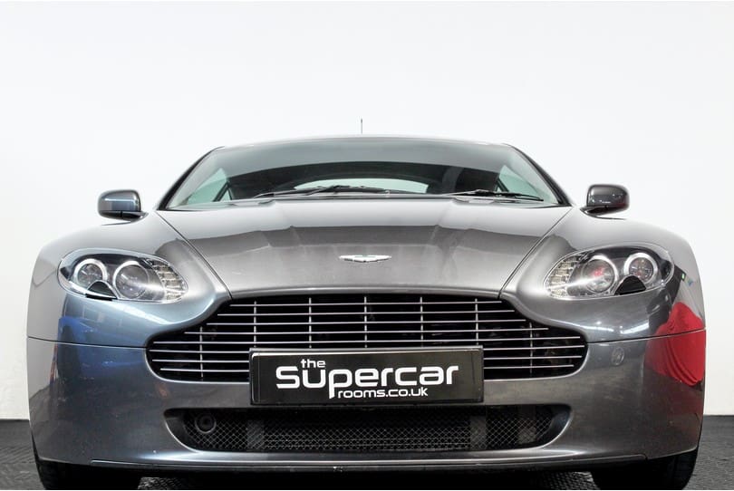 Aston Martin Vantage The Supercar Rooms (40)