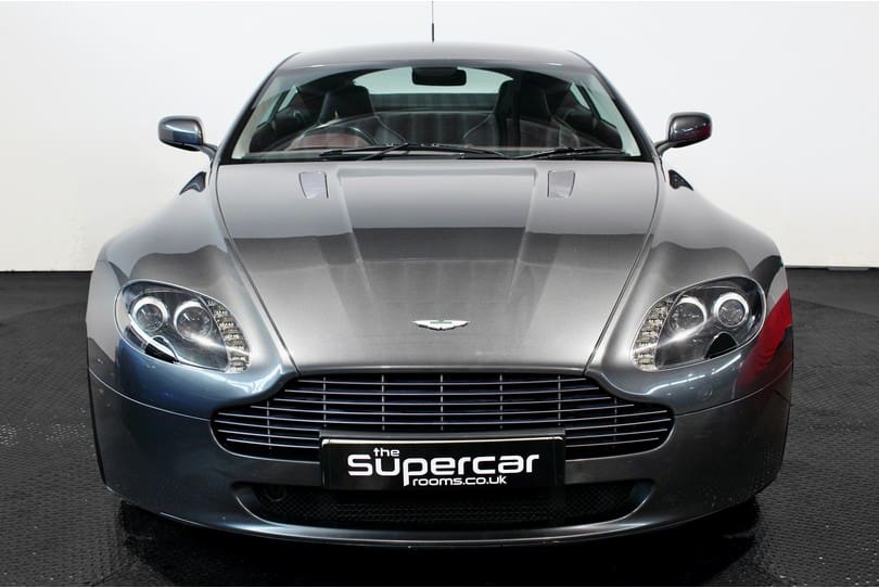 Aston Martin Vantage The Supercar Rooms (41)