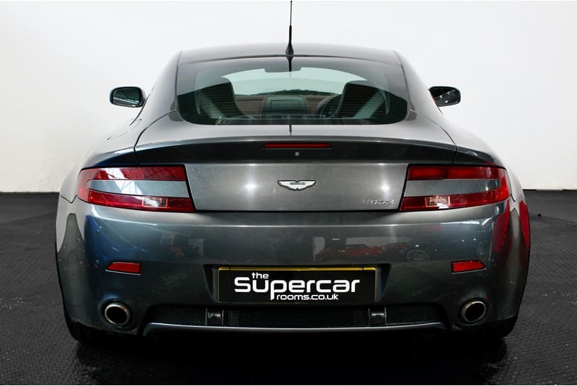 Aston Martin Vantage The Supercar Rooms (42)