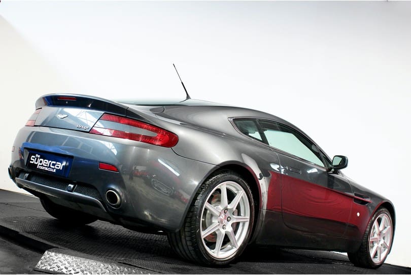 Aston Martin Vantage The Supercar Rooms (44)