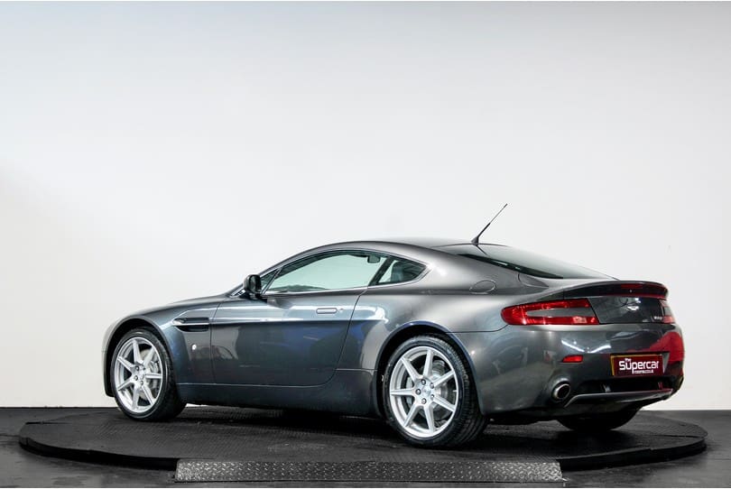 Aston Martin Vantage The Supercar Rooms (5)