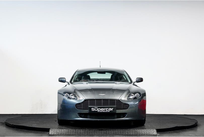 Aston Martin Vantage The Supercar Rooms (8)