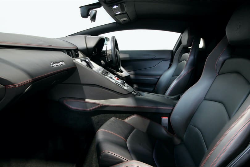 Lamborghini Aventador The Supercar Rooms (11)