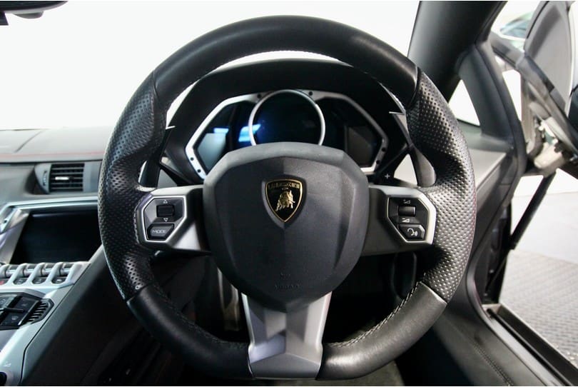 Lamborghini Aventador The Supercar Rooms (13)