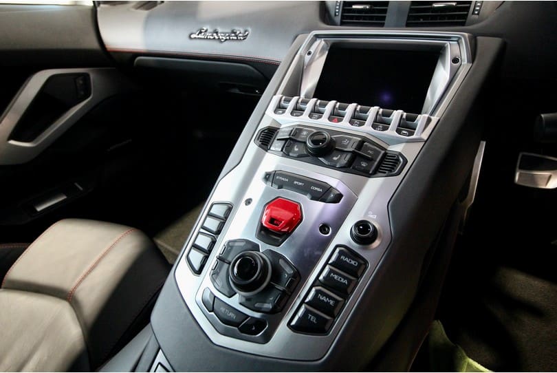 Lamborghini Aventador The Supercar Rooms (14)