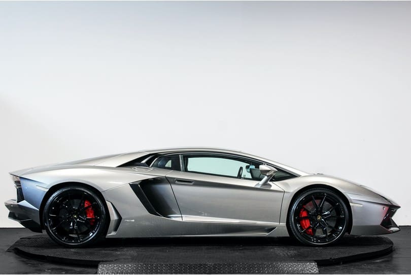 Lamborghini Aventador The Supercar Rooms (2)