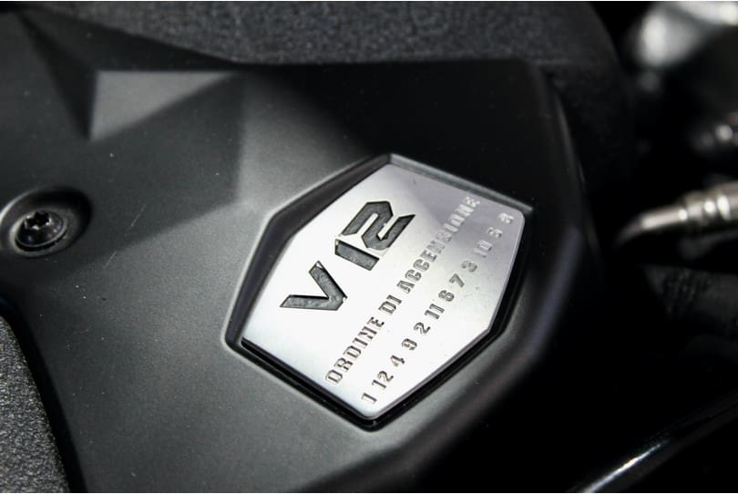 Lamborghini Aventador The Supercar Rooms (30)