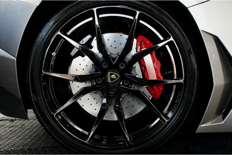 Lamborghini Aventador The Supercar Rooms (34)