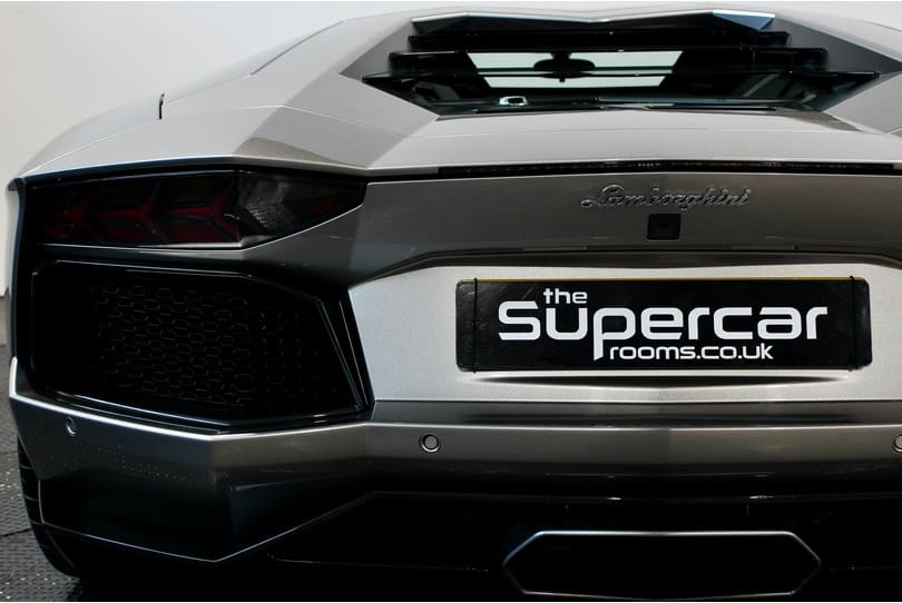 Lamborghini Aventador The Supercar Rooms (38)