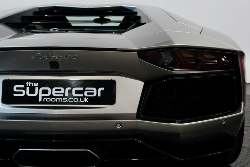 Lamborghini Aventador The Supercar Rooms (39)