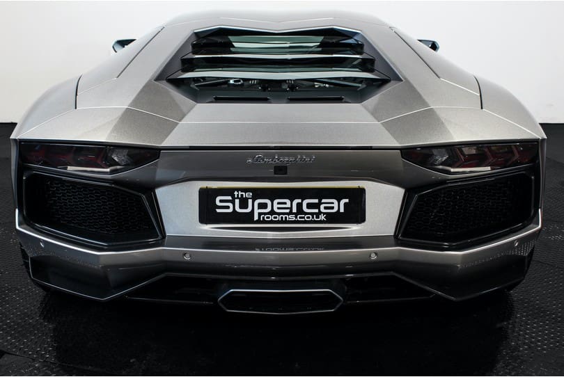 Lamborghini Aventador The Supercar Rooms (53)