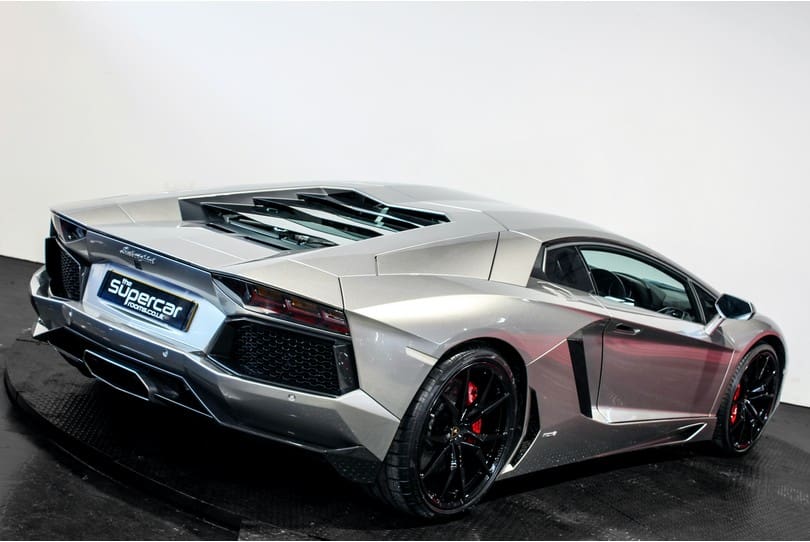 Lamborghini Aventador The Supercar Rooms (57)