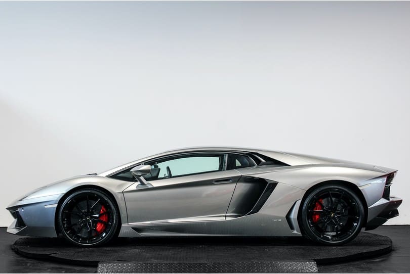 Lamborghini Aventador The Supercar Rooms (6)