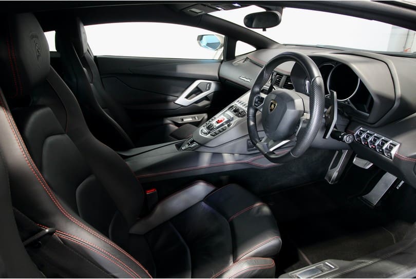 Lamborghini Aventador The Supercar Rooms (9)