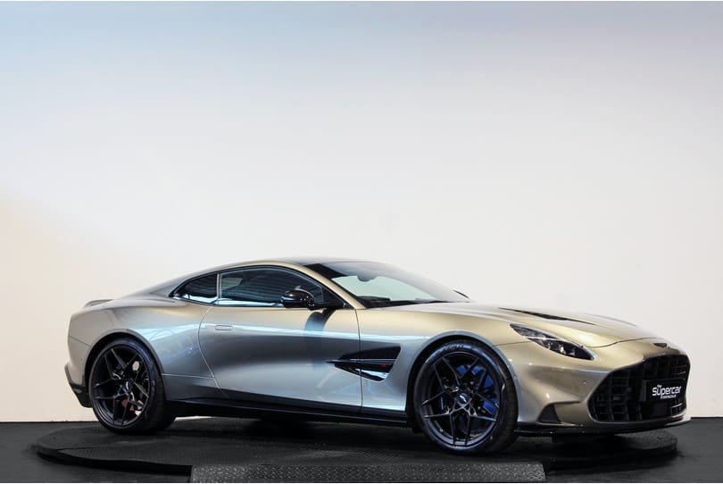 Aston Martin Vanquish The Supercar Rooms (1)