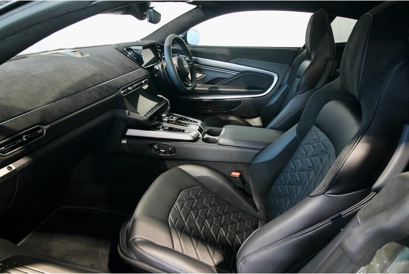 Aston Martin Vanquish The Supercar Rooms (12)