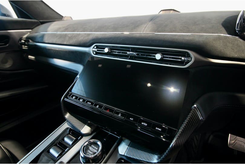 Aston Martin Vanquish The Supercar Rooms (15)