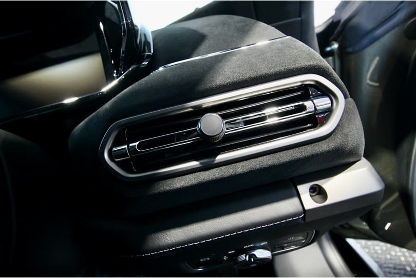 Aston Martin Vanquish The Supercar Rooms (19)