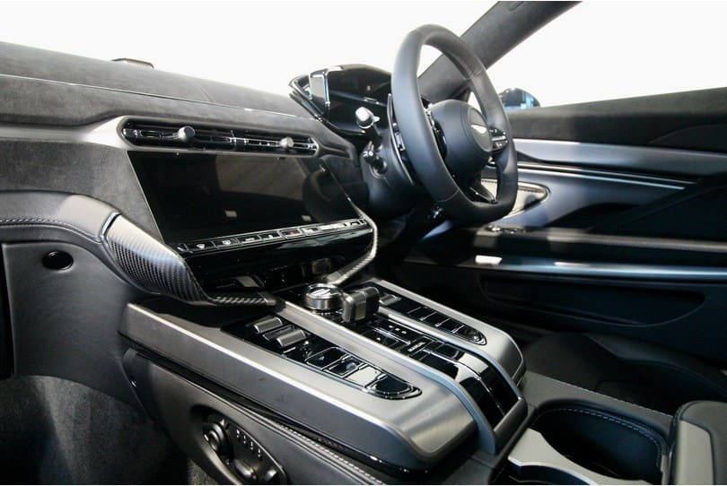 Aston Martin Vanquish The Supercar Rooms (25)