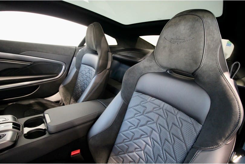 Aston Martin Vanquish The Supercar Rooms (27)