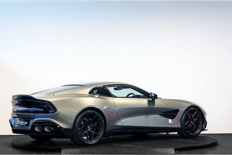 Aston Martin Vanquish The Supercar Rooms (3)