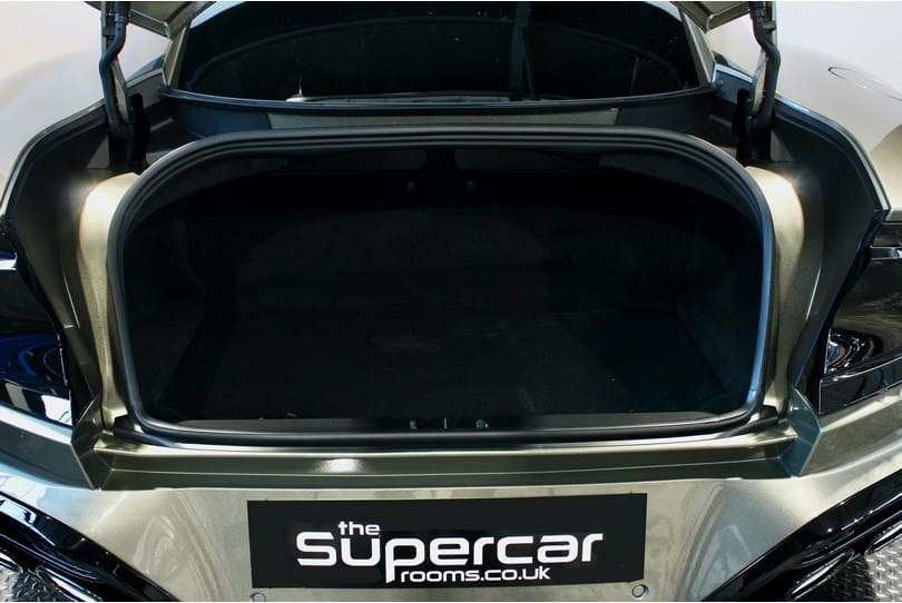 Aston Martin Vanquish The Supercar Rooms (30)