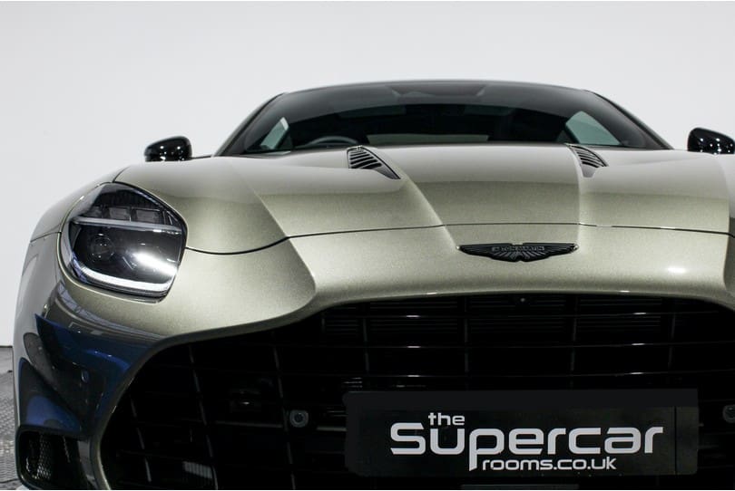 Aston Martin Vanquish The Supercar Rooms (36)