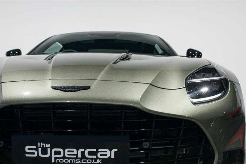 Aston Martin Vanquish The Supercar Rooms (37)