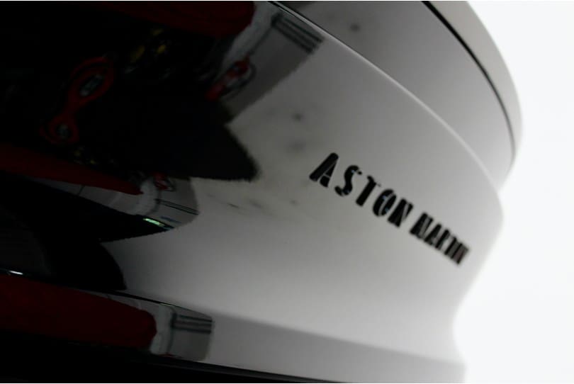 Aston Martin Vanquish The Supercar Rooms (47)