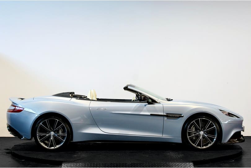 Aston Martin Vanquish Volante The Supercar Rooms (2)
