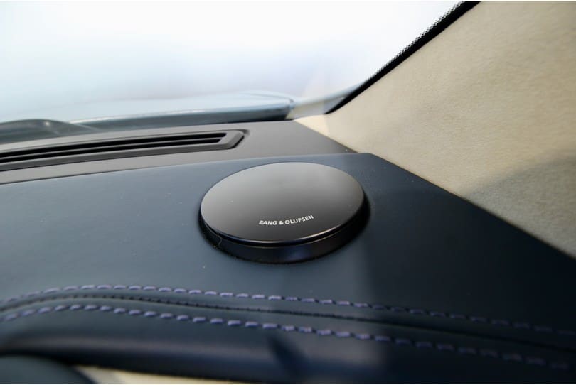 Aston Martin Vanquish Volante The Supercar Rooms (23)