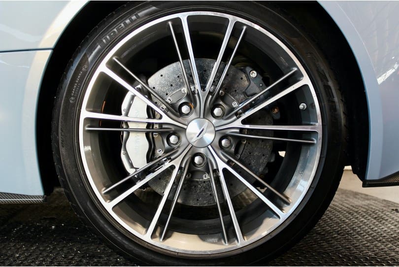 Aston Martin Vanquish Volante The Supercar Rooms (33)