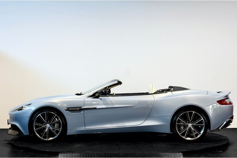 Aston Martin Vanquish Volante The Supercar Rooms (6)