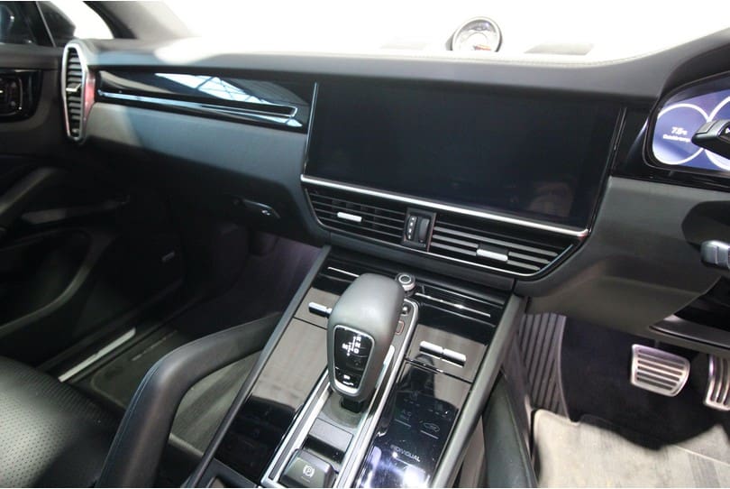 Porsche Cayenne S Coupe The Supercar Rooms (15)