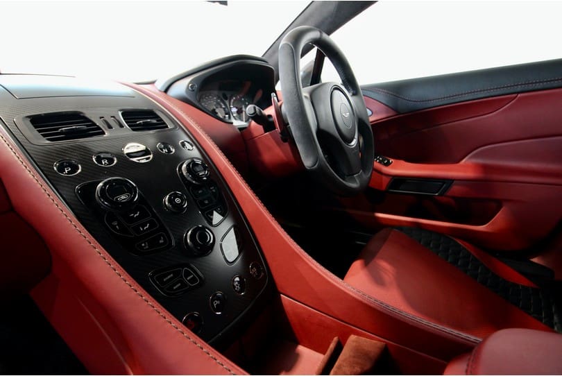 Aston Martin Vanquish The Supercar Rooms (28)