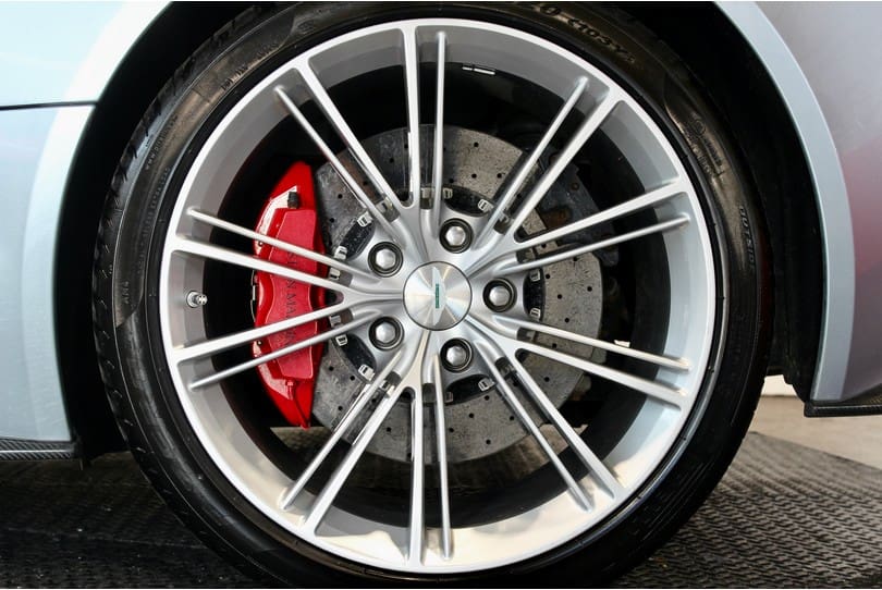 Aston Martin Vanquish The Supercar Rooms (31)