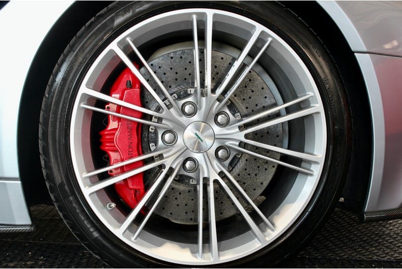 Aston Martin Vanquish The Supercar Rooms (34)