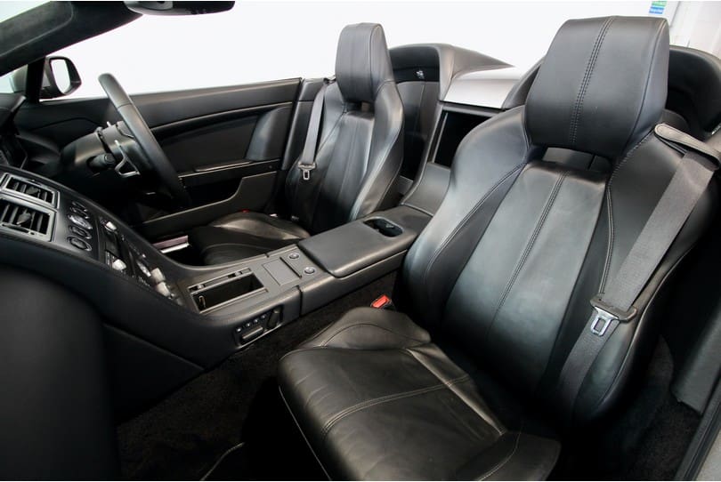 Aston Martin Vantage Roadster The Supercar Rooms (25)